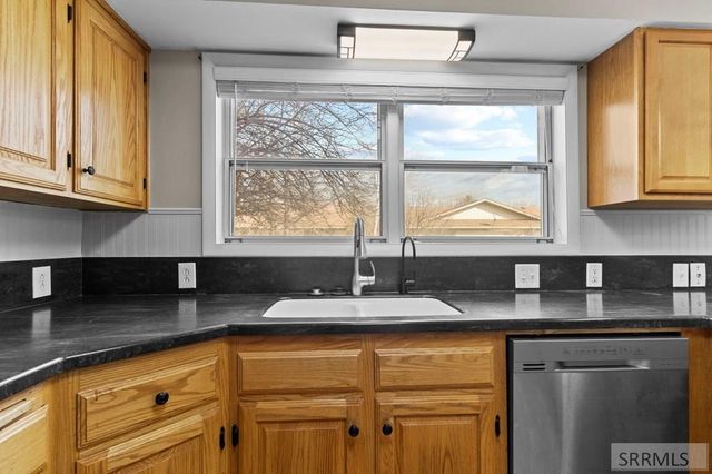 2401 Hoopes Ave, Idaho Falls, ID 83404