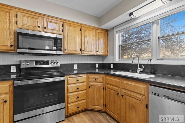 2401 Hoopes Ave, Idaho Falls, ID 83404