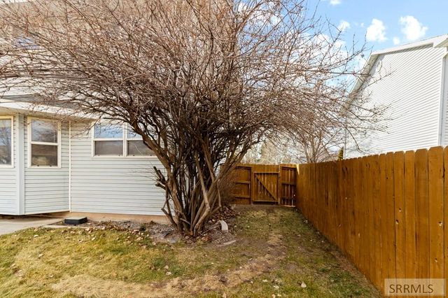 2401 Hoopes Ave, Idaho Falls, ID 83404