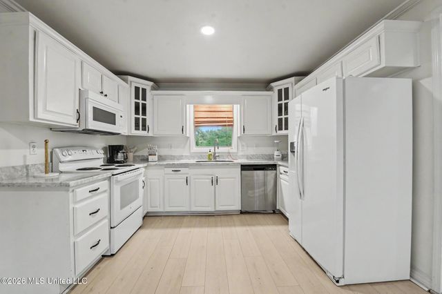506 Esplanade Avenue, Bay Saint Louis, MS 39520