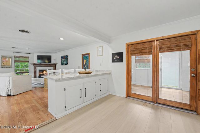 506 Esplanade Avenue, Bay Saint Louis, MS 39520