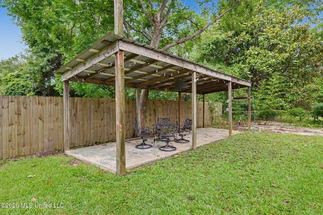506 Esplanade Avenue, Bay Saint Louis, MS 39520