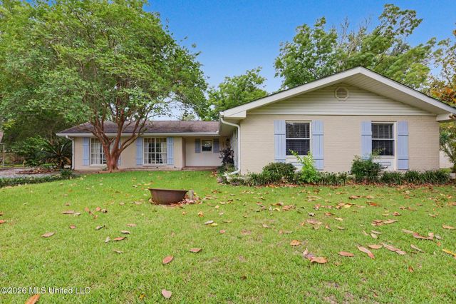 506 Esplanade Avenue, Bay Saint Louis, MS 39520