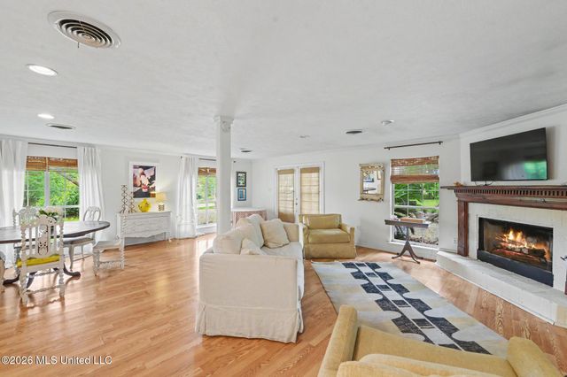 506 Esplanade Avenue, Bay Saint Louis, MS 39520