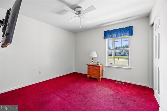 8 MEADOWS EDGE DR, Cape May Court House, NJ 08210