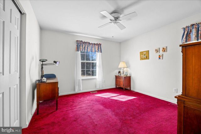 8 MEADOWS EDGE DR, Cape May Court House, NJ 08210