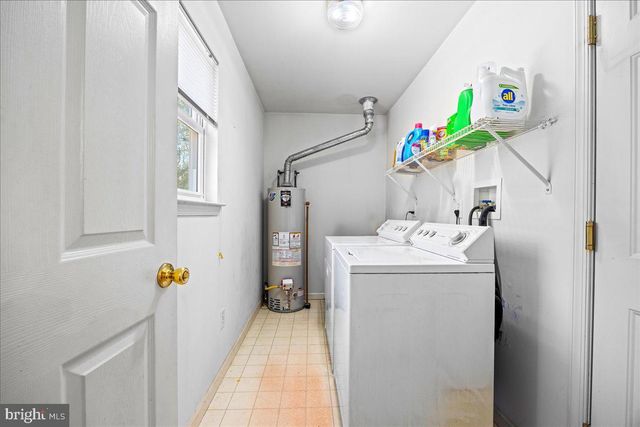 8 MEADOWS EDGE DR, Cape May Court House, NJ 08210