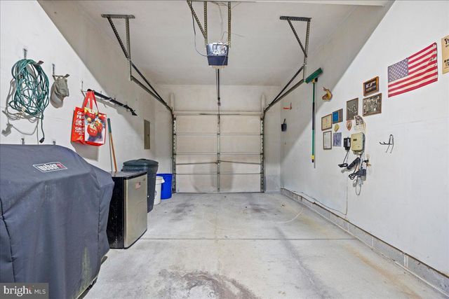 8 MEADOWS EDGE DR, Cape May Court House, NJ 08210