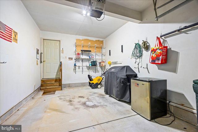 8 MEADOWS EDGE DR, Cape May Court House, NJ 08210