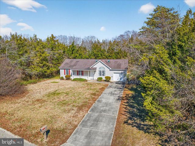 8 MEADOWS EDGE DR, Cape May Court House, NJ 08210