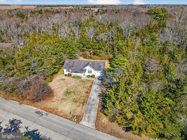 8 MEADOWS EDGE DR, Cape May Court House, NJ 08210