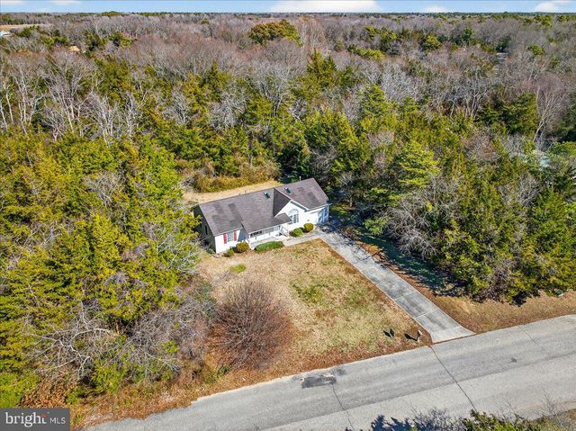 8 MEADOWS EDGE DR, Cape May Court House, NJ 08210