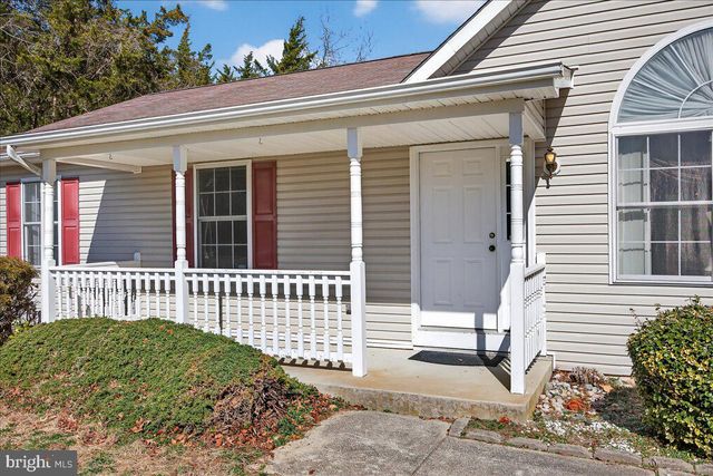 8 MEADOWS EDGE DR, Cape May Court House, NJ 08210