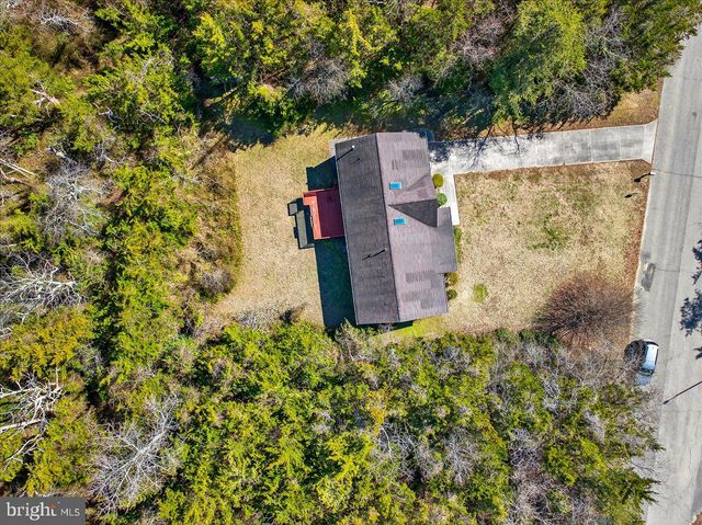 8 MEADOWS EDGE DR, Cape May Court House, NJ 08210