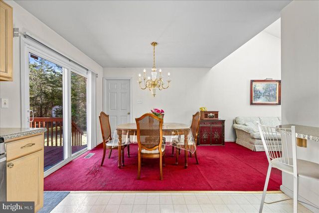 8 MEADOWS EDGE DR, Cape May Court House, NJ 08210