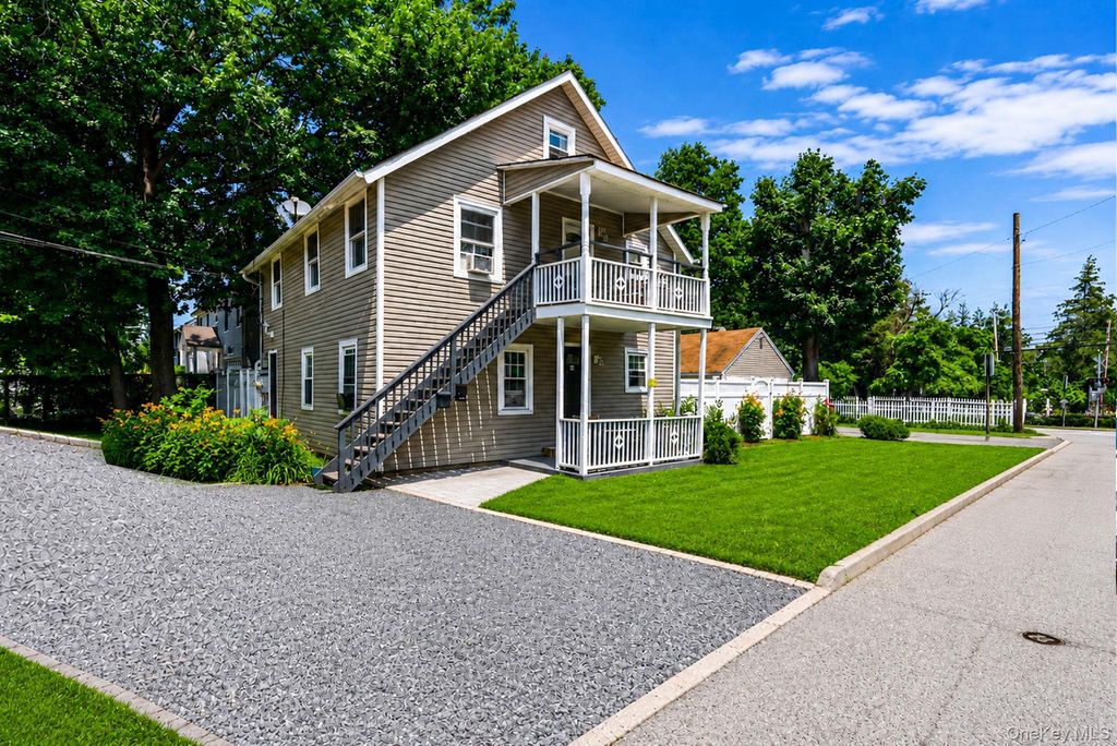 22 Locust Avenue, Glen Head, NY 11545