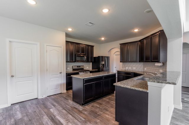 1300 Bowen Drive, League City, TX 77573