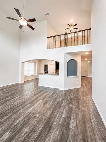 1300 Bowen Drive, League City, TX 77573