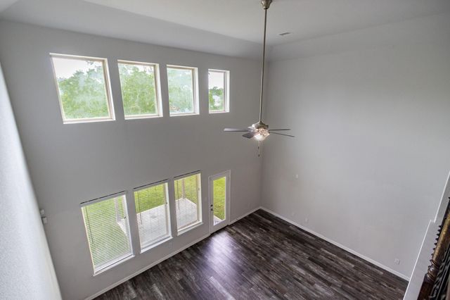 1300 Bowen Drive, League City, TX 77573