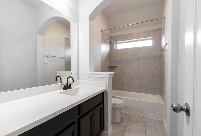 1300 Bowen Drive, League City, TX 77573