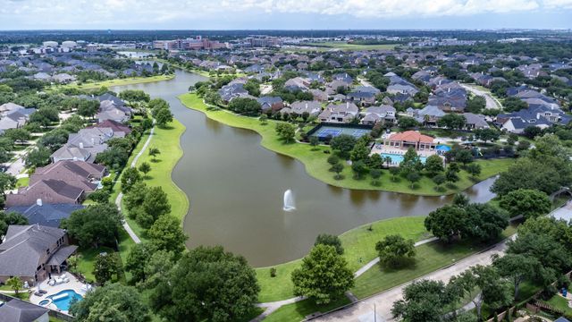 1300 Bowen Drive, League City, TX 77573