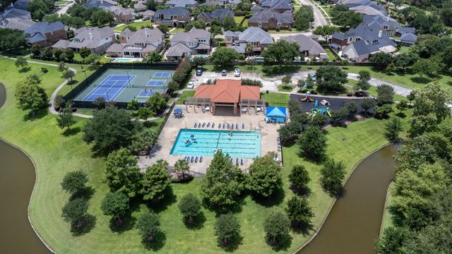 1300 Bowen Drive, League City, TX 77573