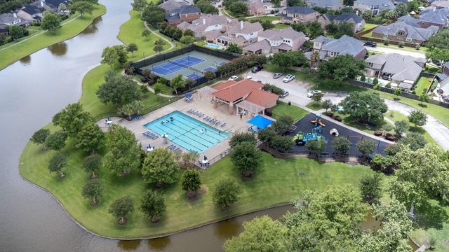 1300 Bowen Drive, League City, TX 77573