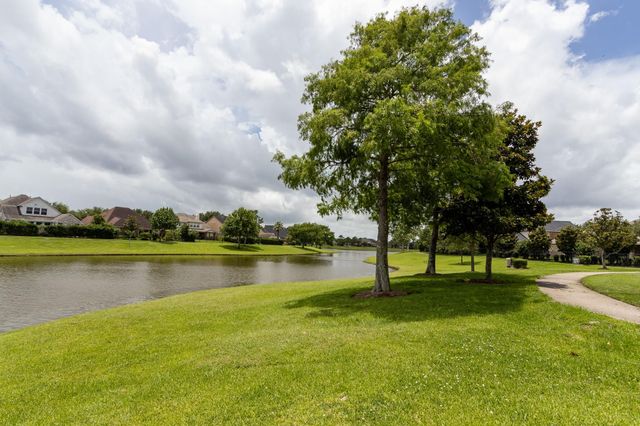 1300 Bowen Drive, League City, TX 77573