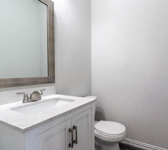 1300 Bowen Drive, League City, TX 77573