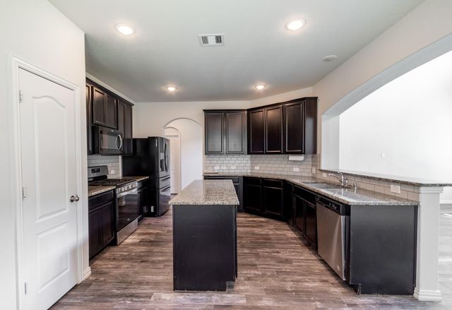 1300 Bowen Drive, League City, TX 77573