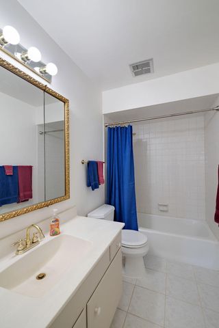 1714 Earthstone Drive 28, Valparaiso, IN 46383