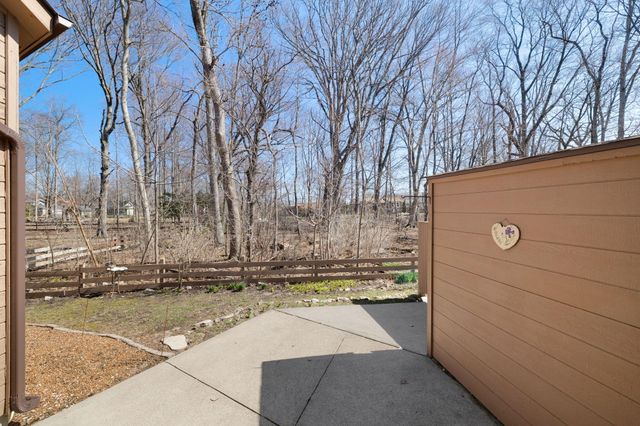 1714 Earthstone Drive 28, Valparaiso, IN 46383