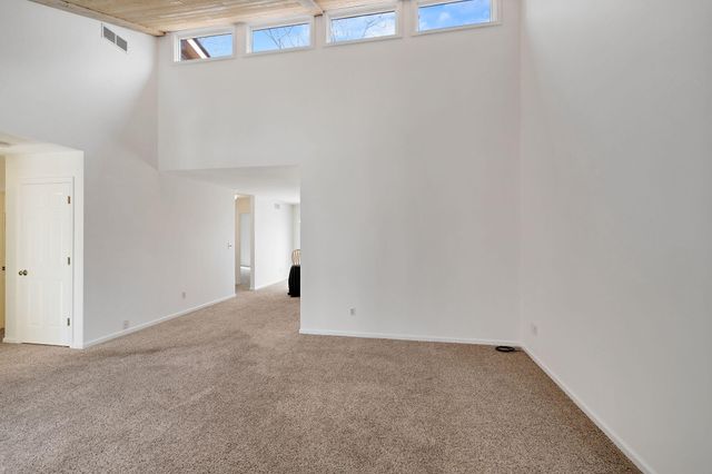 1714 Earthstone Drive 28, Valparaiso, IN 46383