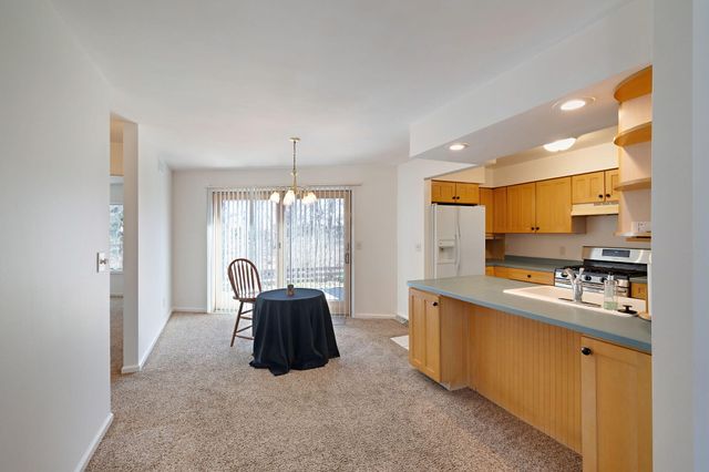 1714 Earthstone Drive 28, Valparaiso, IN 46383