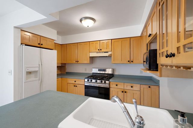 1714 Earthstone Drive 28, Valparaiso, IN 46383