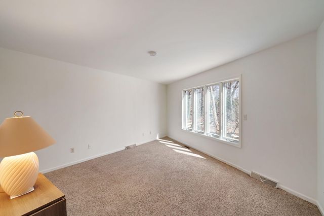 1714 Earthstone Drive 28, Valparaiso, IN 46383