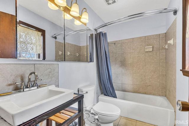 4425 E Cambridge Court, Bloomington, IN 47408