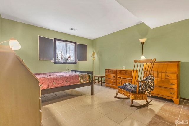 4425 E Cambridge Court, Bloomington, IN 47408