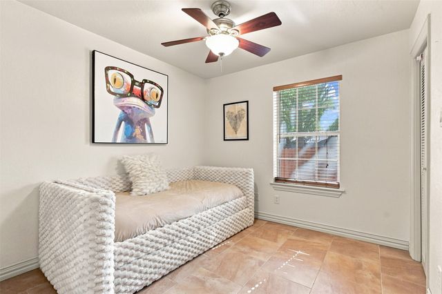 284 Shoreline Drive N, Azle, TX 76020
