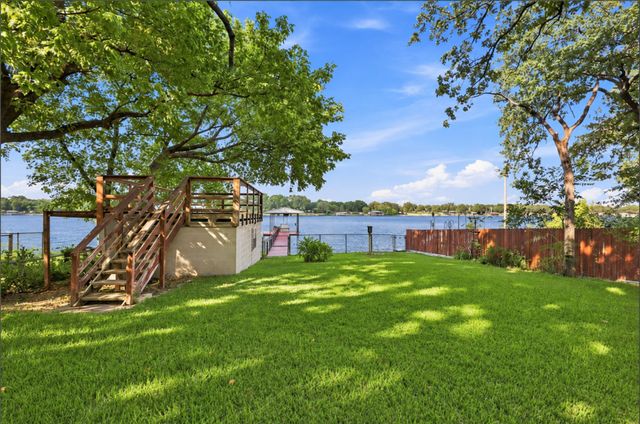 284 Shoreline Drive N, Azle, TX 76020