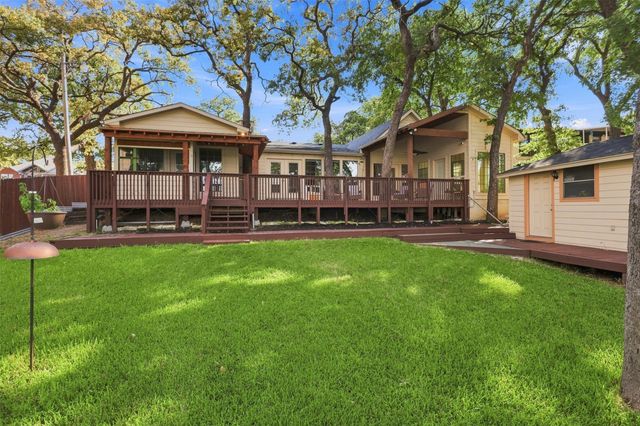 284 Shoreline Drive N, Azle, TX 76020