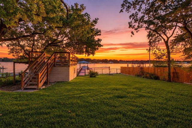 284 Shoreline Drive N, Azle, TX 76020