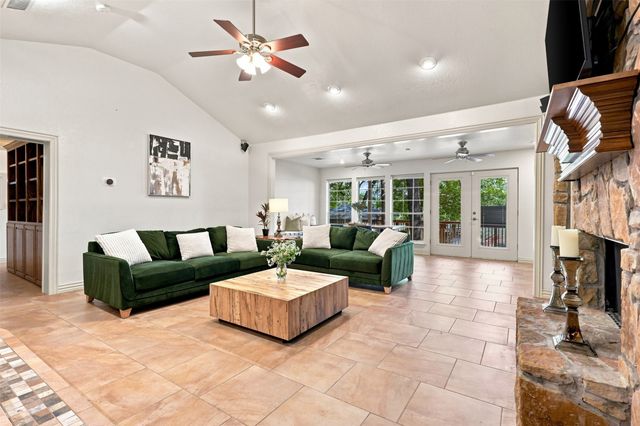 284 Shoreline Drive N, Azle, TX 76020
