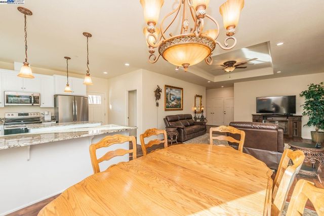 220 Fairway Drive, Weaverville, CA 96093