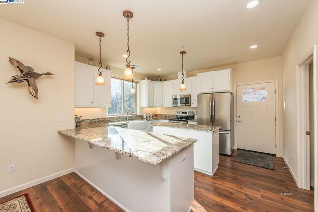 220 Fairway Drive, Weaverville, CA 96093