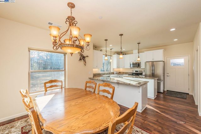 220 Fairway Drive, Weaverville, CA 96093