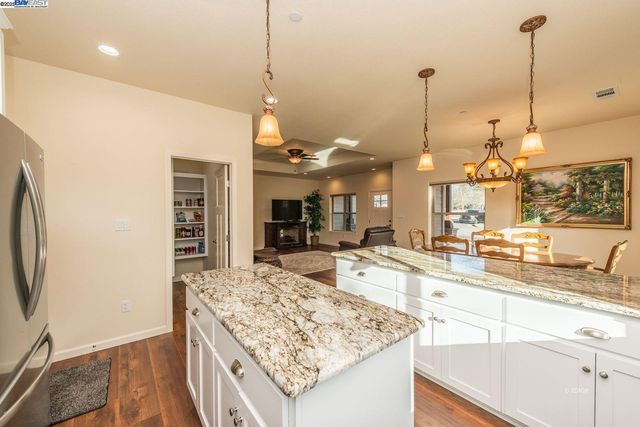 220 Fairway Drive, Weaverville, CA 96093