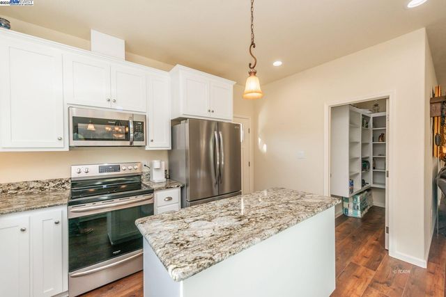 220 Fairway Drive, Weaverville, CA 96093