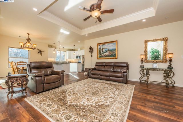 220 Fairway Drive, Weaverville, CA 96093