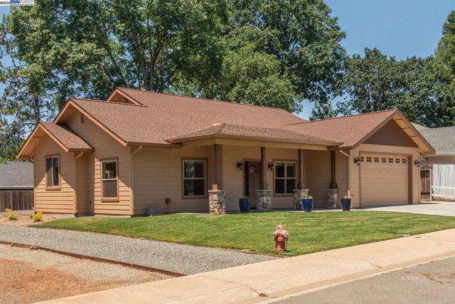 220 Fairway Drive, Weaverville, CA 96093